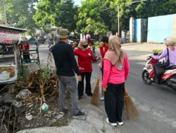 Pemkab Lotim dan PKK Turun Tangan Bersihkan Kota, Program “Selong Meriri” Kembali Dijalankan