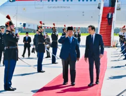 Prabowo Shalat Idul Adha di Paris, Tetap Pantau Situasi di Tanah Air