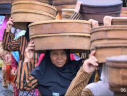 Ruwat Bumi & Kirab 1000 Tenong Desa Sirukun: Tradisi Syukur yang Berpotensi Jadi Magnet Wisata Budaya Banjarnegara