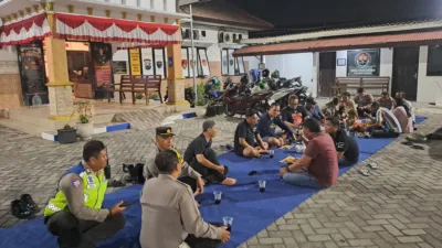 Menyambut HUT Bhayangkara ke-80, Polsek Benowo Gelar Cangkrukan dan Ngopi Bersama Warga