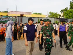 Danrem 043/Gatam Pimpin Aksi Bersih Pasar Cendrawasih Sambut HUT Ke-1 Kodam XXI/Radin Inten