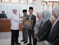 Bupati Pidie Serahkan Bonus Umrah kepada Kafilah MTQ, Pidie Naik ke Peringkat IV Aceh