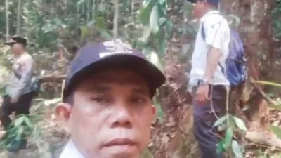 Sinergi Tanpa Batas: Forkopimcam Silat Hilir, Tim MPA PT PMS, dan Warga Bahut-Membahu Padamkan Karhutla di Bukit Liang