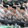 Ikhtiar Hadapi Kemarau dan Ancaman Karhutla, Polda Sumsel Gelar Sholat Istisqo