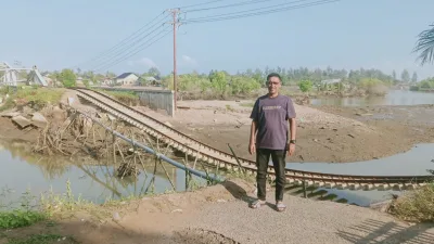 Jembatan Penghubung Muara Batu–Dewantara Rusak Diterjang Banjir, Warga Harap Segera Diperbaiki
