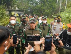 Tinjau Penanganan Karhutla, Danrem 121/Abw dampingi Pangdam XII/Tpr hingga ke Sektor Selatan Kalimantan Barat
