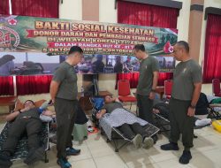 Pererat Kemanunggalan dengan rakyat, HUT ke-81 TNI Korem 121/Abw gelar Baksos Kesehatan Donor Darah dan Pembagian Sembako