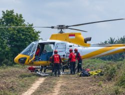 Kolaborasi Tim Gabungan Terus Lakukan Pemadaman Karhutla di Muara Medak