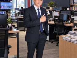 H. Darwis Akbar, SH adalah Seorang Wartawan Senior dan Anggota Aktif Persatuan Wartawan Indonesia (PWI) Sumatera Selatan